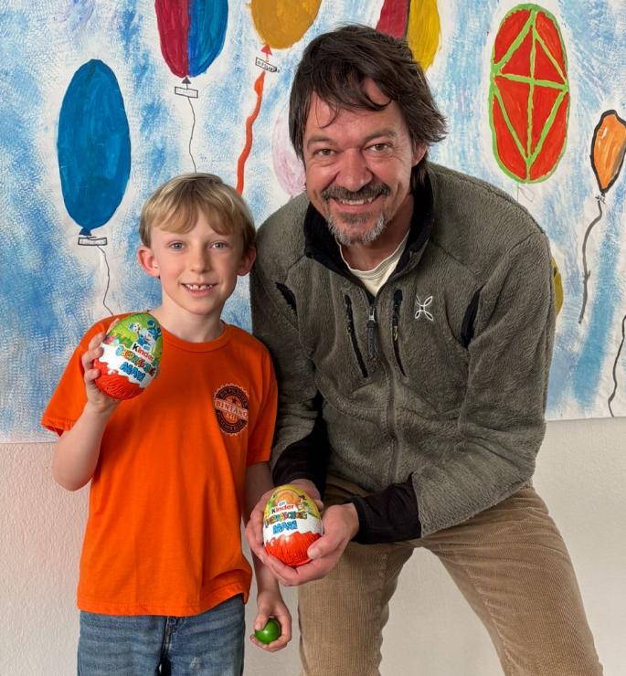 Peckmeister 2026, Schulleiter Hannes und ein Schüler der 2. Klasse