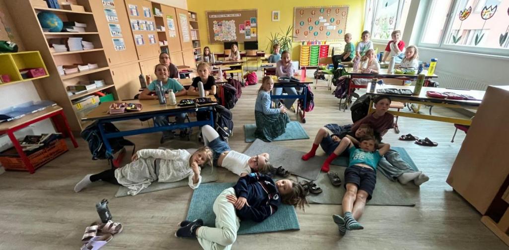 Blick ins Klassenzimmer der dritten Klasse
